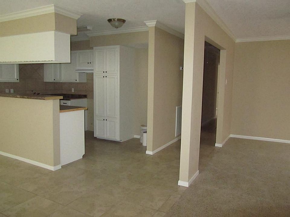 1st image of 609 Cypress Ave