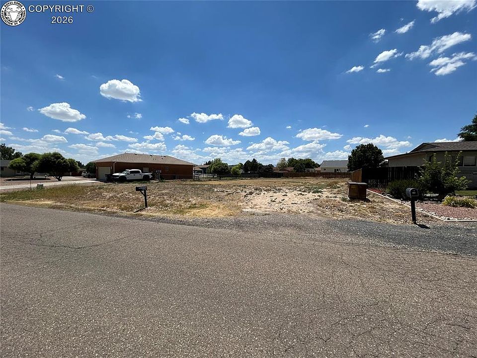 2nd image of 223 S Wiggins Dr