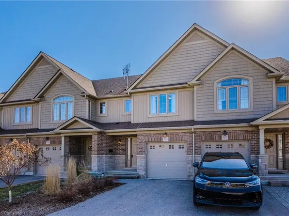 563 Landgren Ct, Kitchener, ON N2A 0G8