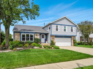 154 Newtown Dr, Buffalo Grove, IL 60089