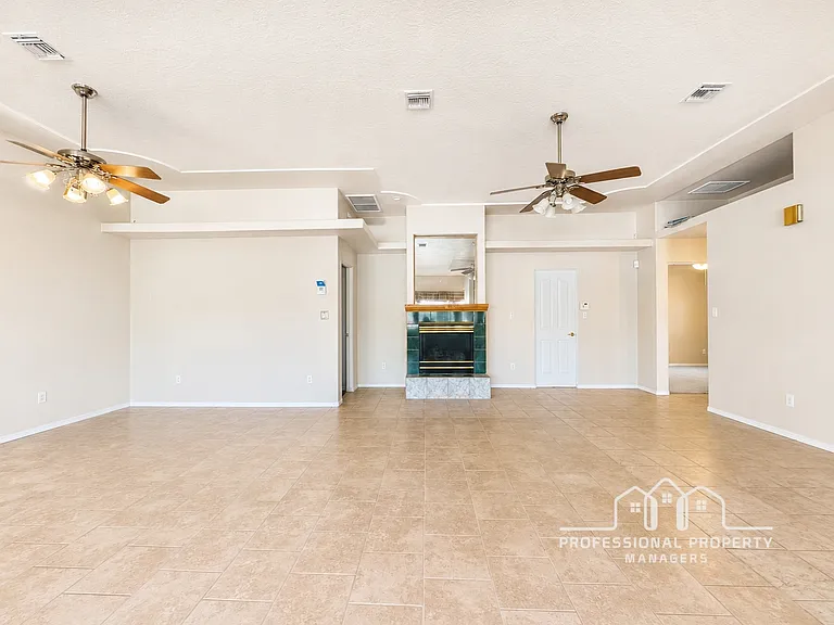 14181 E 49th Ln — Photo 6