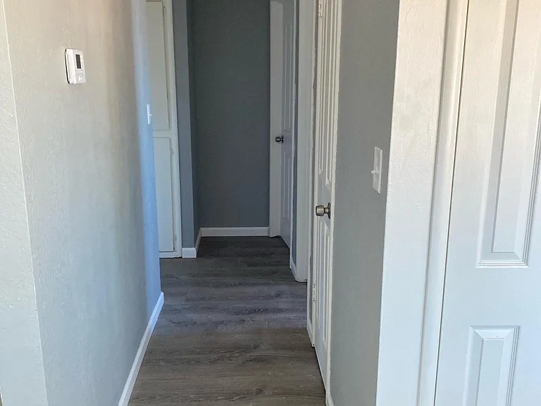 4824 E Hedges Ave #C — Photo 7