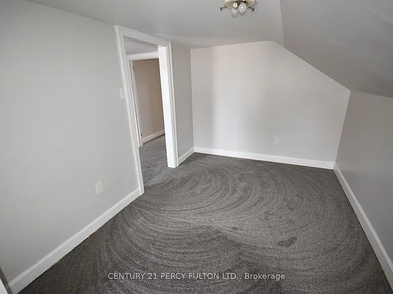 361 Bond St E — Photo 2