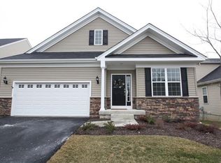27 Cyprus Dr, Middletown, NY 10940