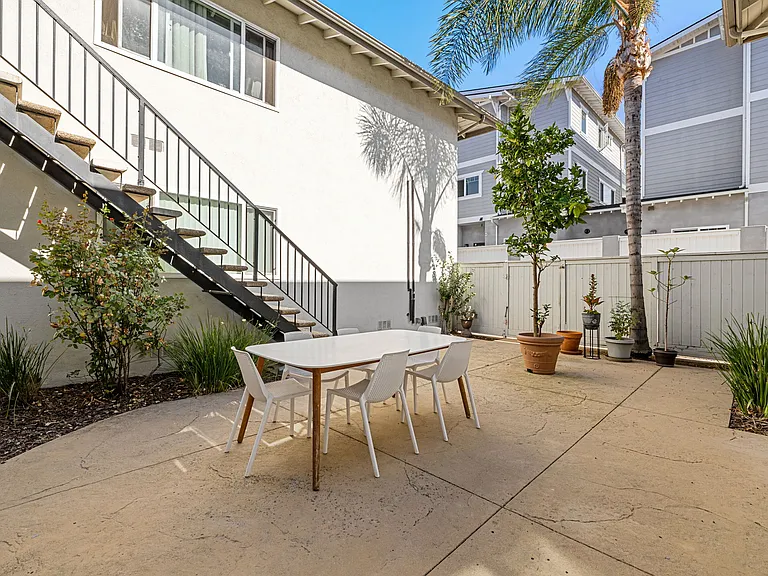 17405 Van Ness — Photo 33