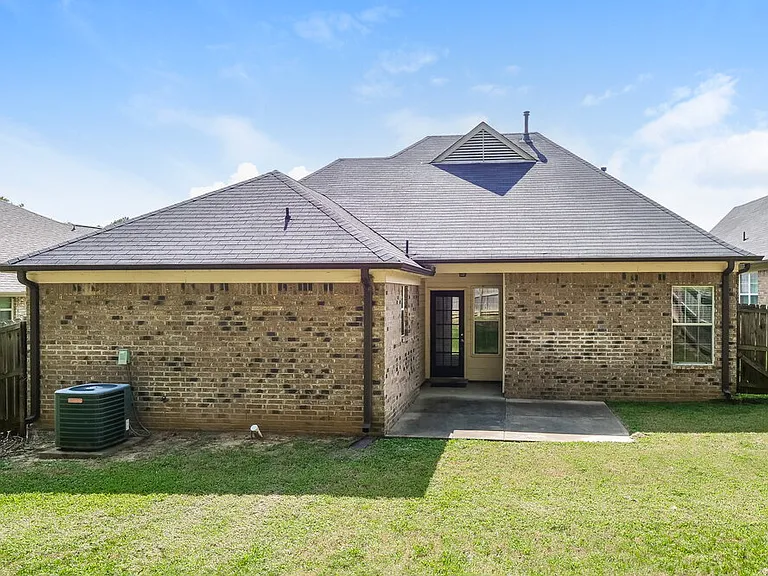 7852 Ridgedale Dr — Photo 17