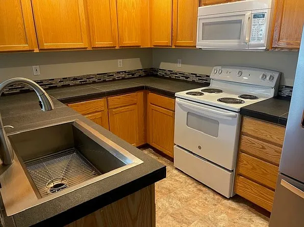 2466 SW Wickiup Ct, Redmond, OR 97756
