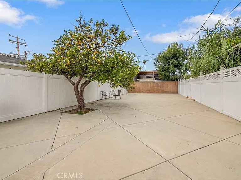 6443 Agnes Ave — Photo 7
