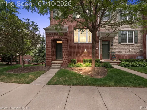 27928 Hopkins Dr, Novi, MI 48377