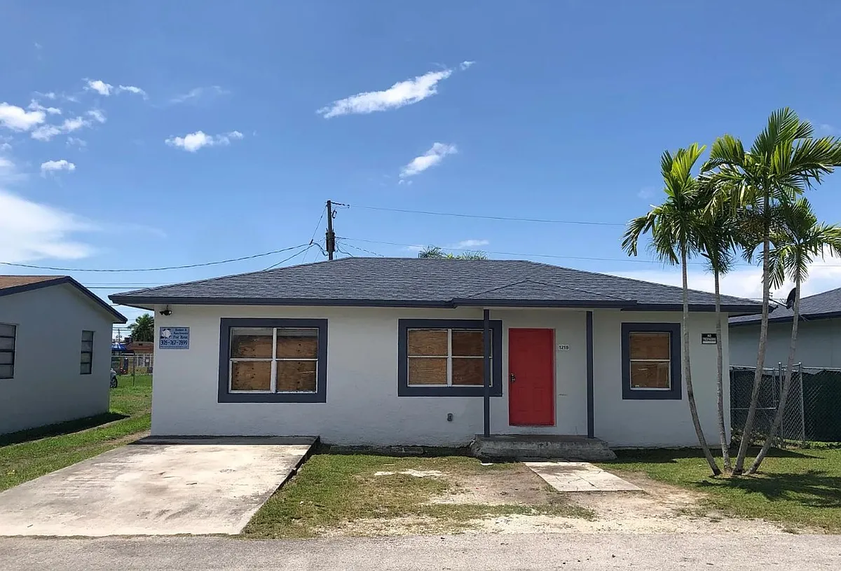 Building Photo - 1218 NW 8th Pl