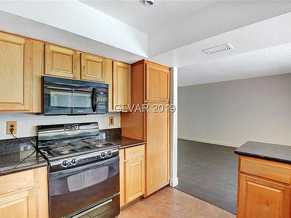 2nd image of 3101 Carnelian Ct