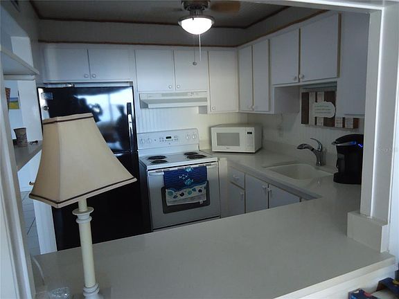 3rd image of 4550 COVE CIRCLE #605