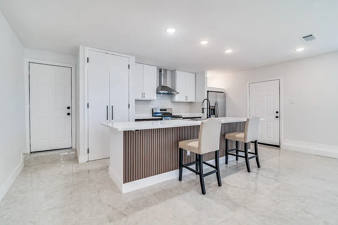 5 bed, 3.5 bath, 3200 sqft, $2,950 — Photo 4