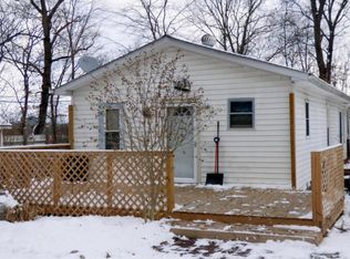 56815 Point Rd, Cassopolis, MI 49031