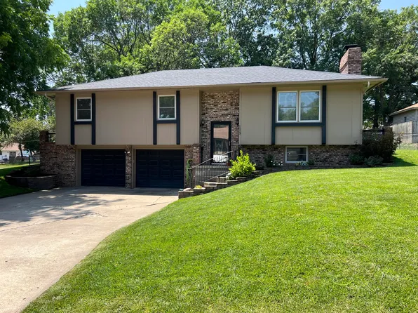1009 S Mar Dr, Marshall, MO 65340