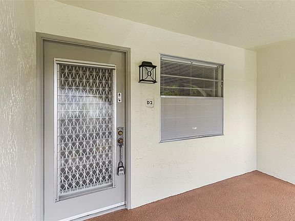 2nd image of 2701 Nassau Bend #D2
