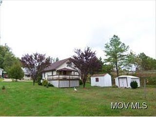 2nd image of 707 Myrtle St