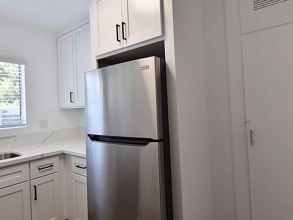 5th image of 24743 Apple St #3