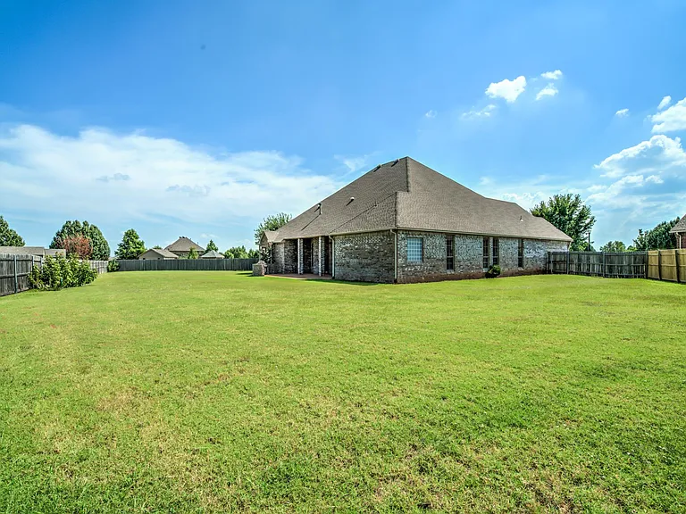 17108 Prestwick Cir — Photo 50