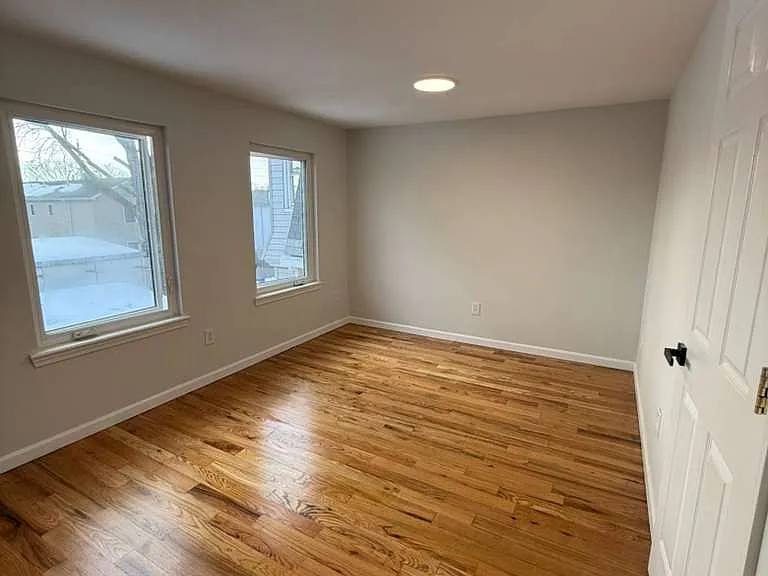 1058 Bond St #2 — Photo 4