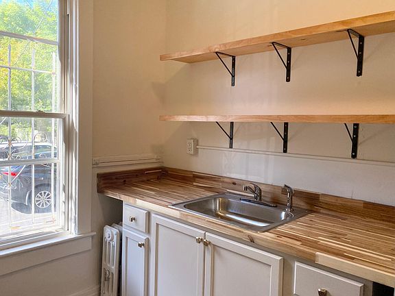 3rd image of 820 Elmwood Ave APT 1