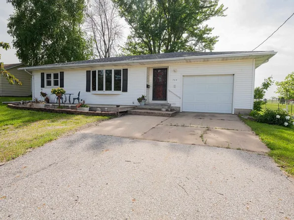 704 Andrews St, Nashua, IA 50658