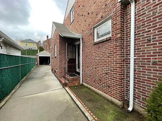 Rented by R New York | media 2