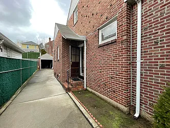 Rented by R New York