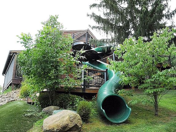 3rd image of 204 Noble Cottage Ln
