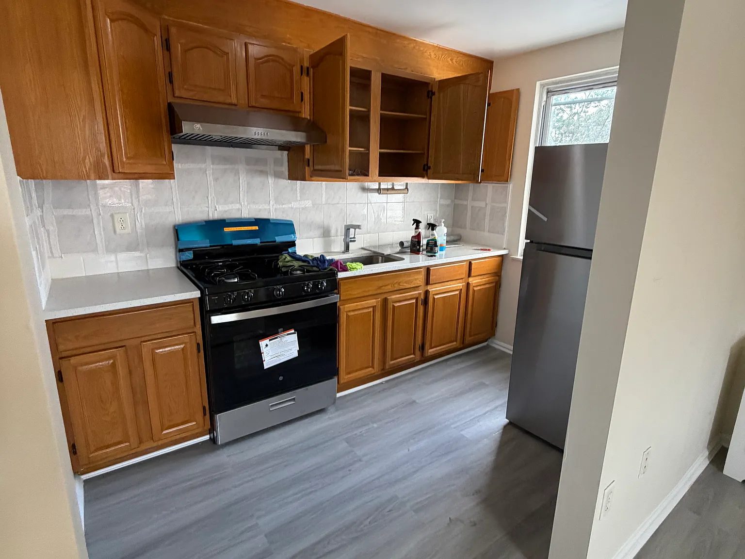 3 bed, 1.5 bath, 950 sqft, $2,800 — Photo 1