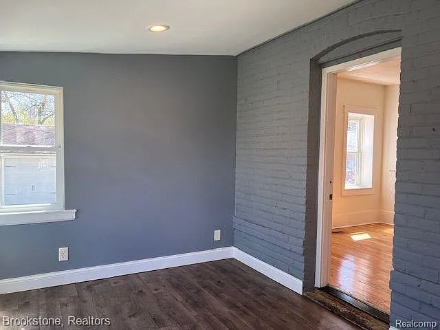 14 W Burdick St — Photo 7