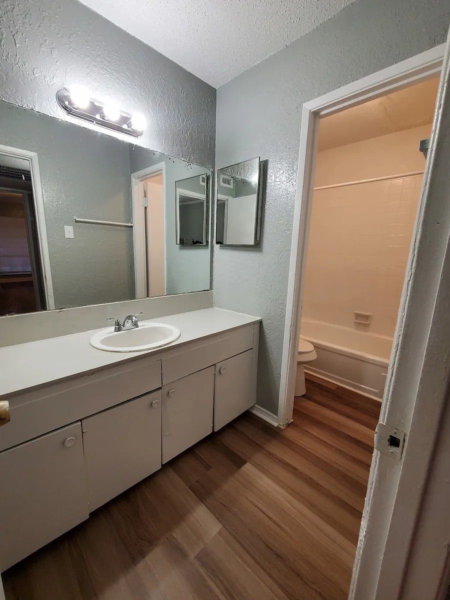 Building Photo - Westridge Apartments