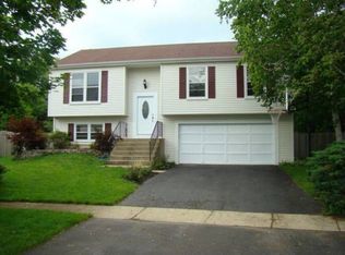 1011 Banbury Ct, St Charles, IL 60174