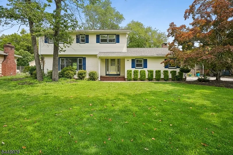 54 Canterbury Dr