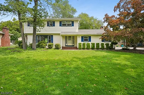 54 Canterbury Dr Photo 1
