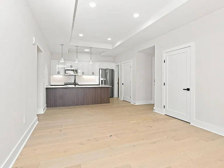 919 12th St NE — Photo 5