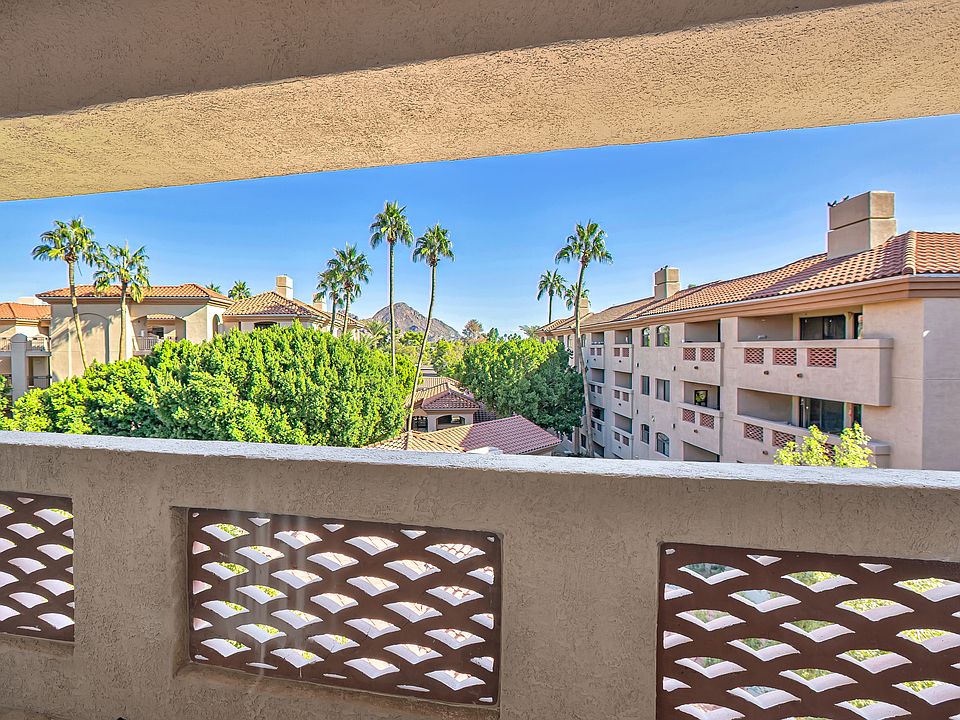 Views of Camelback Mountain!!