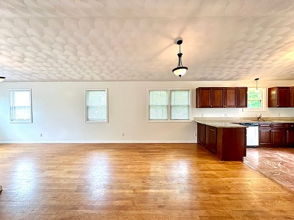4th image of 18 Collyer St