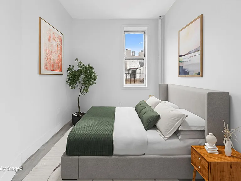 25 E 7th St #9 — Photo 4