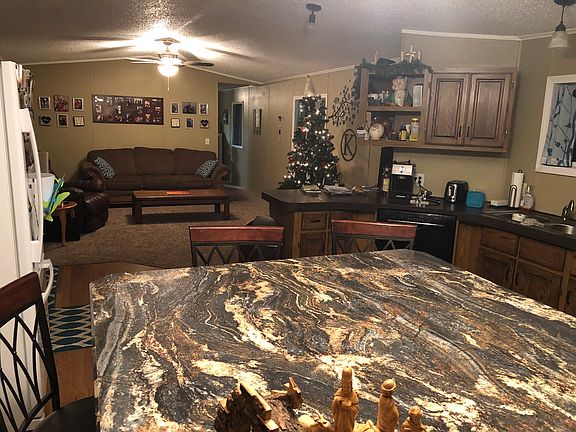 4th image of 419 Janklow Ave