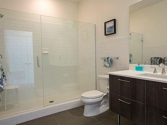 4th image of 2070 S View St APT 211