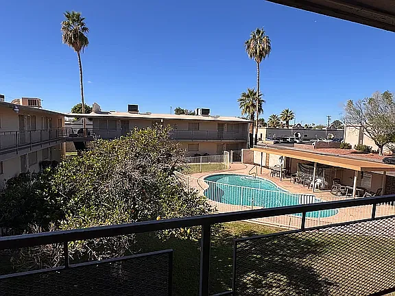 Koko Palms Apartments — Photo 6