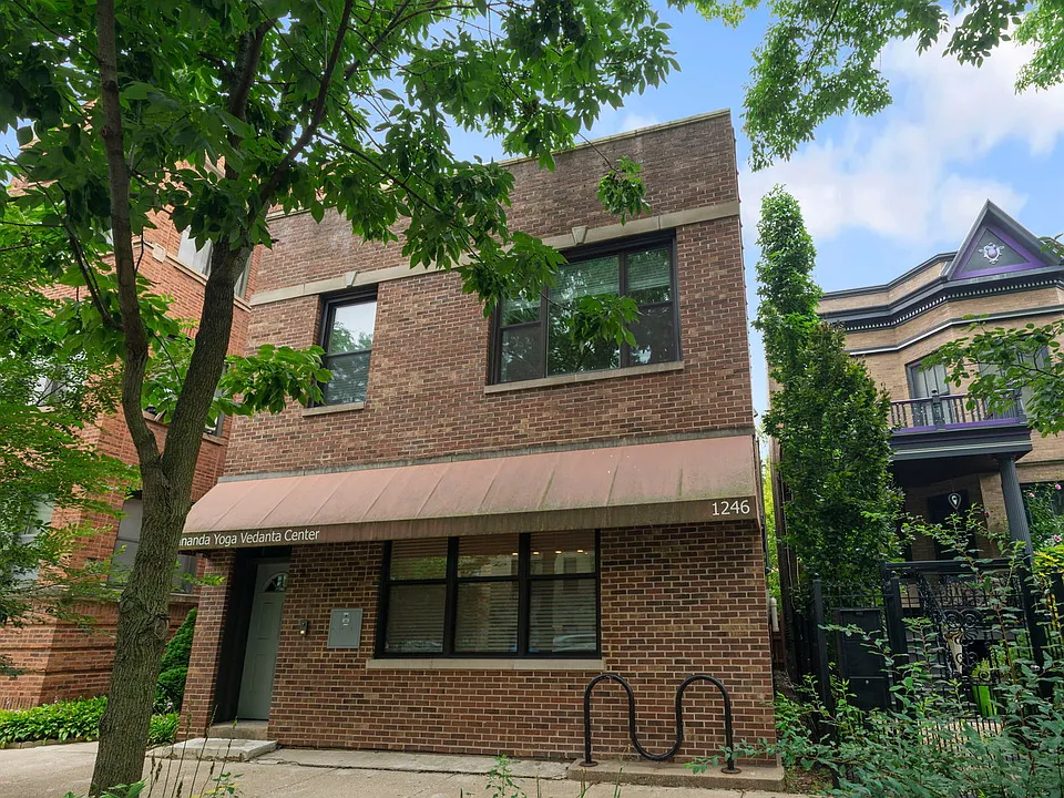 1246 W Bryn Mawr Ave #2