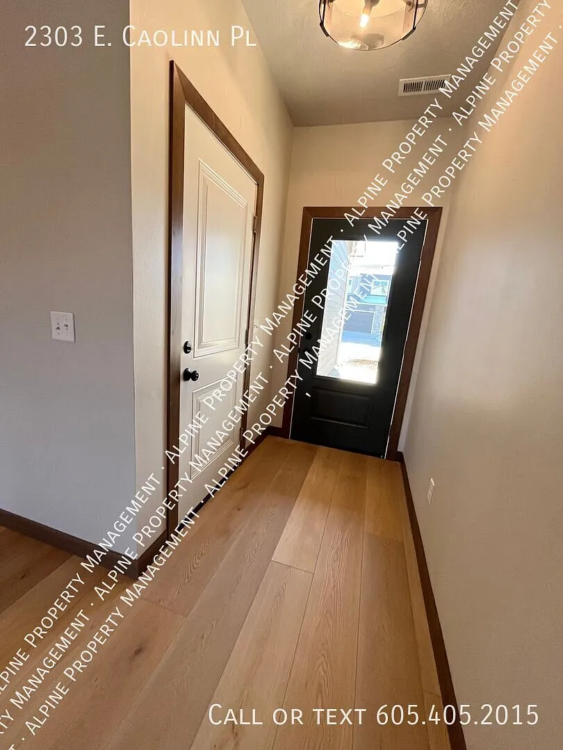 Newly Constructed 3 Bed/2.5 Bath Townhome in Aspen Ridge! — Photo 3