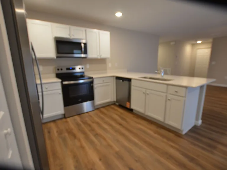 350 Dolphin St SE — Photo 3