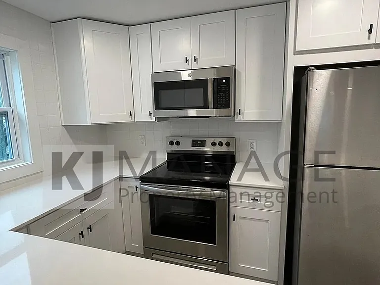 508 E Bernhard Ave — Photo 3