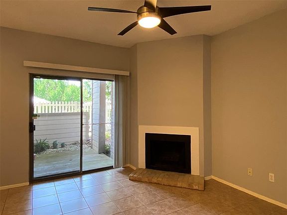 3rd image of 7035 N Holiday Dr