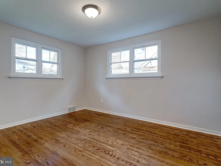 308 Lenox Rd — Photo 16