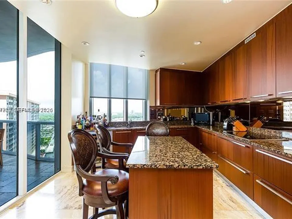 16001 Collins Ave #CU-1106