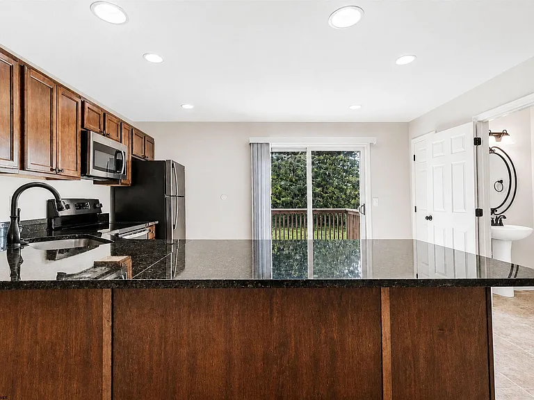 1335 Canyon Rd — Photo 9